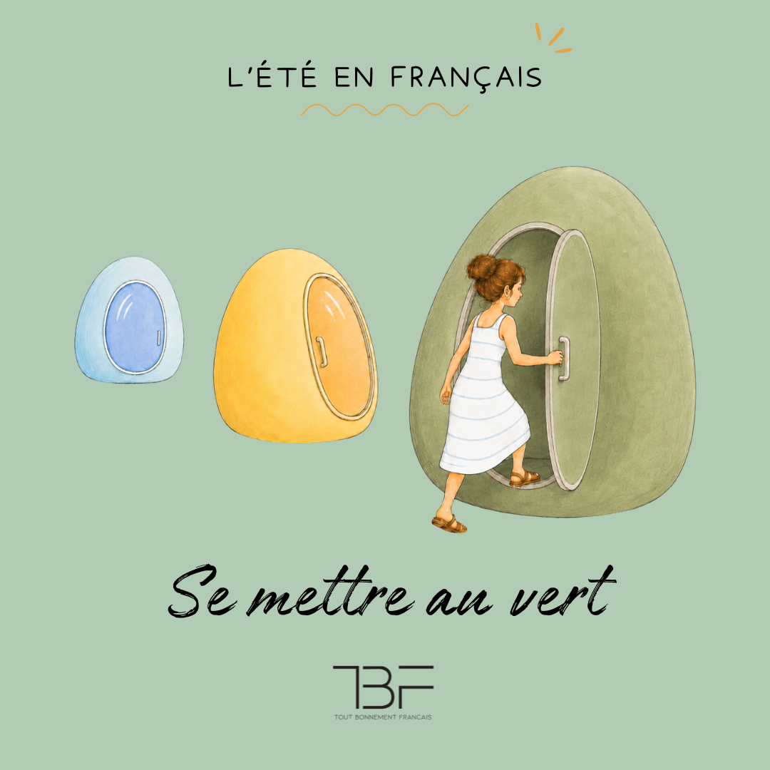 Une femme entre dans un grand espace vert en forme de capsule, illustration littérale de l’expression « se mettre au vert »